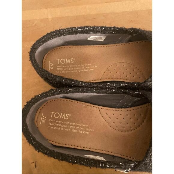 TOMS size 8 Women's Black & Silver Textured Classic Slip On Alpargata Shoes - Picture 4 of 7
